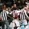 Pars v Aberdeen 7th March 2009. Celebrations...with the fans! (4 of 8).