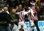 Pars v Aberdeen 7th March 2009. Celebrations...with the fans! (5 of 8).