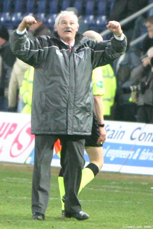 (c) www.DAFC.net
Photographs can be requested from photos@dafc.net
Jim Leishman
(FalkirkvPars31stDecember2005138.jpg)