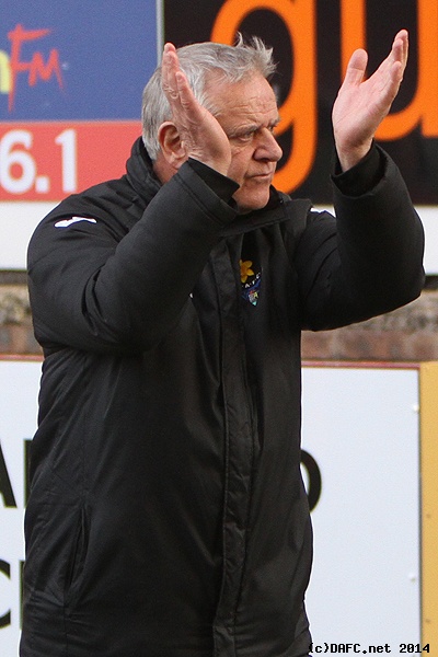 (c) www.DAFC.net
Photographs can be requested from photos@dafc.net
Jim Jeffries applauding the home support.
(IMG_0236.jpg)