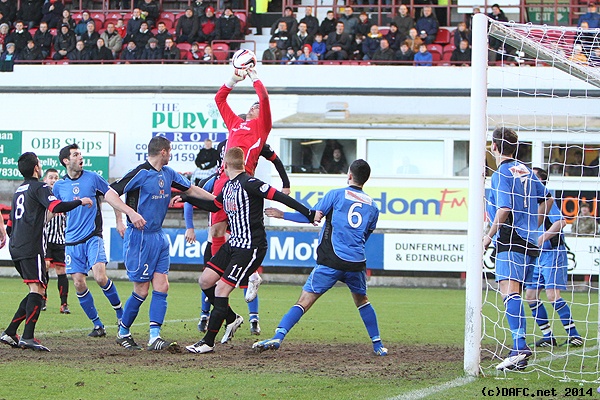 (c) www.DAFC.net
Photographs can be requested from photos@dafc.net
Pars attacking the Stranraer goal.
(IMG_0393.jpg)