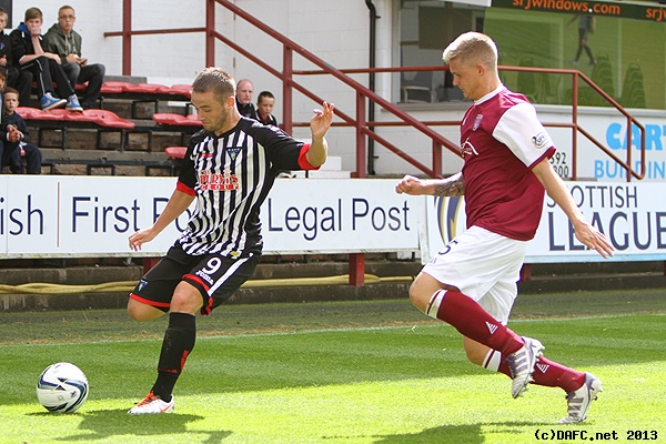 (c) www.DAFC.net
Photographs can be requested from photos@dafc.net
Ryan Wallace. v Michael Travis.
(ParsvArbroath17thAugust2013024.jpg)