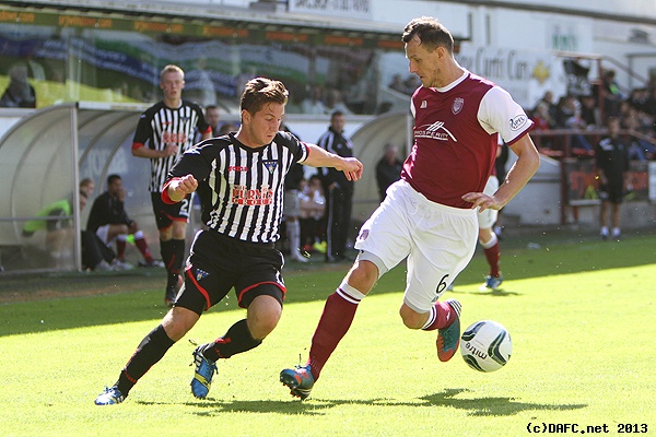 (c) www.DAFC.net
Photographs can be requested from photos@dafc.net
Josh Falkingham v Alex Keddie.
(ParsvArbroath17thAugust2013133.jpg)