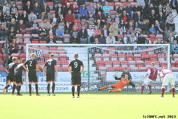 (c) www.DAFC.net
Photographs can be requested from photos@dafc.net
Alan Cook makes it 3-2 to Arbroath from the penalty spot.
(ParsvArbroath17thAugust2013178.jpg)