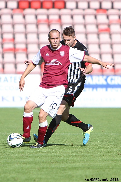(c) www.DAFC.net
Photographs can be requested from photos@dafc.net
Callum Morris v Steven Milne.
(ParsvArbroath17thAugust2013239.jpg)