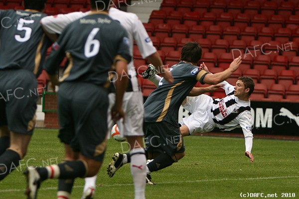                          (c) www.DAFC.net
Photographs can be requested from photos@dafc.net

Clarke hits a volley

(clarkevolleyParsvArbroath24thJuly2010.jpg)