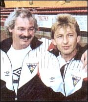 (c) www.DAFC.net
Photographs can be requested from photos@dafc.net
Leishman signs Kozma
(leish_kozma.jpg)