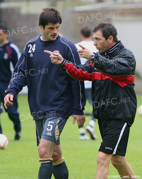                          (c) www.DAFC.net
Photographs can be requested from photos@dafc.net

Stewart Petrie returns to East End Park

(petrieParsvArbroath24thJuly2010.jpg)