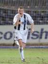 Dundee 13 feb 2002 Thomson after scoring penalty