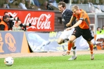 Dundee Utd v Pars 27th January 2007. Jim O`Brien in action.