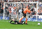 Dundee Utd. v Pars 30th Oct 2004. Penalty.